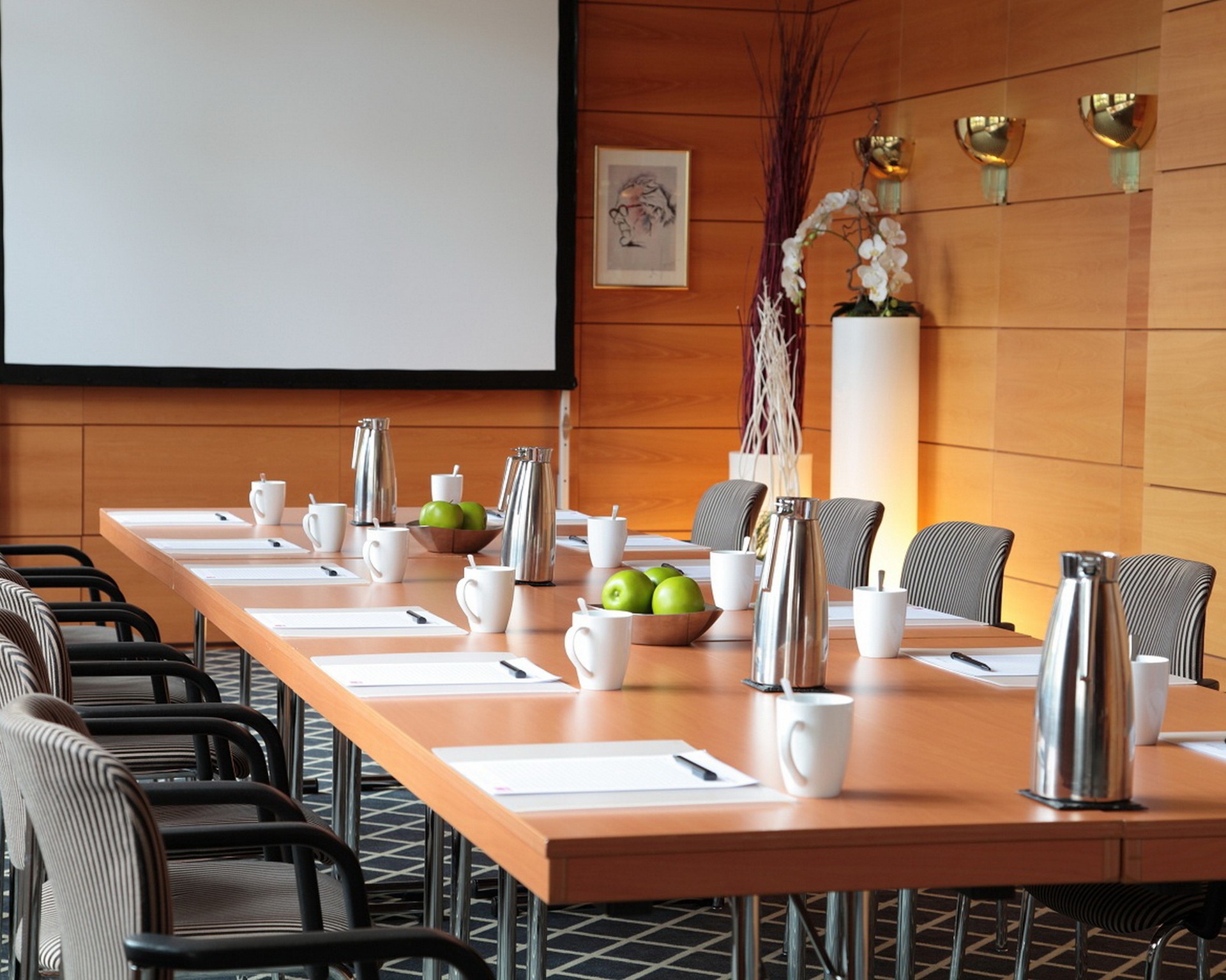 Tagungsraum Frankfurt I&II Blocktafel relexa hotel Berlin - Tagungsraum Frankfurt I&II Blocktafel